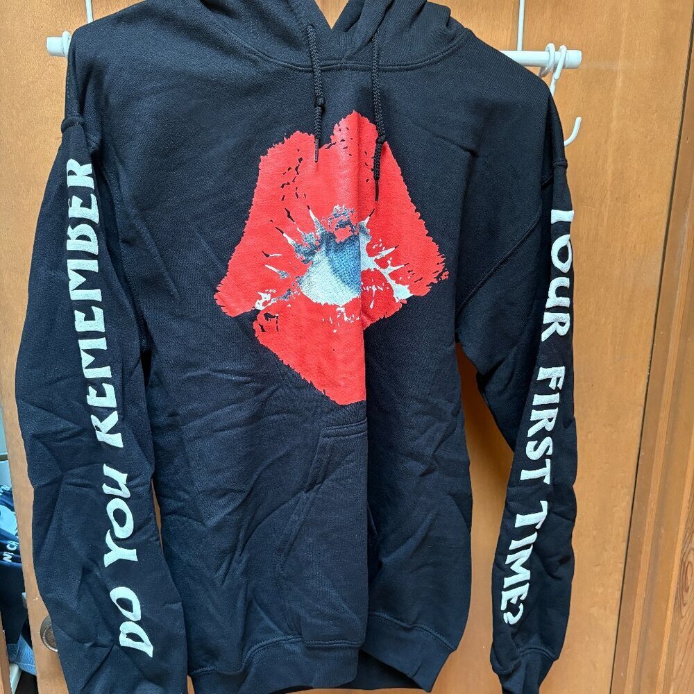 The Kid LAROI Lips Graphic Hoodie XL Black Tour Merch NWT Pullover